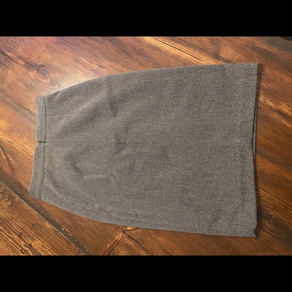 H&M Black and grey pencil skirt with buttons - Picture 2 of 3